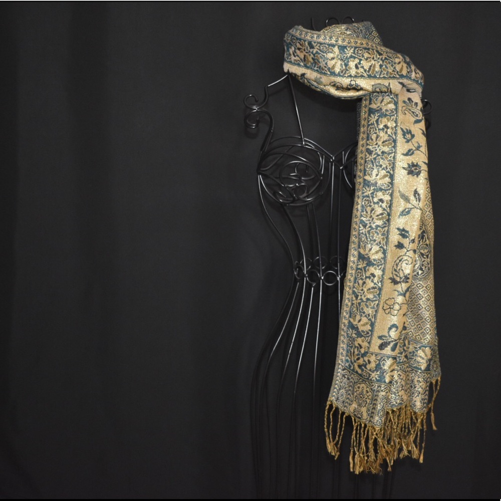 Scarf - Picture 3 of 3